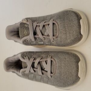 Adidas girls Sneaker sz 7 toddler